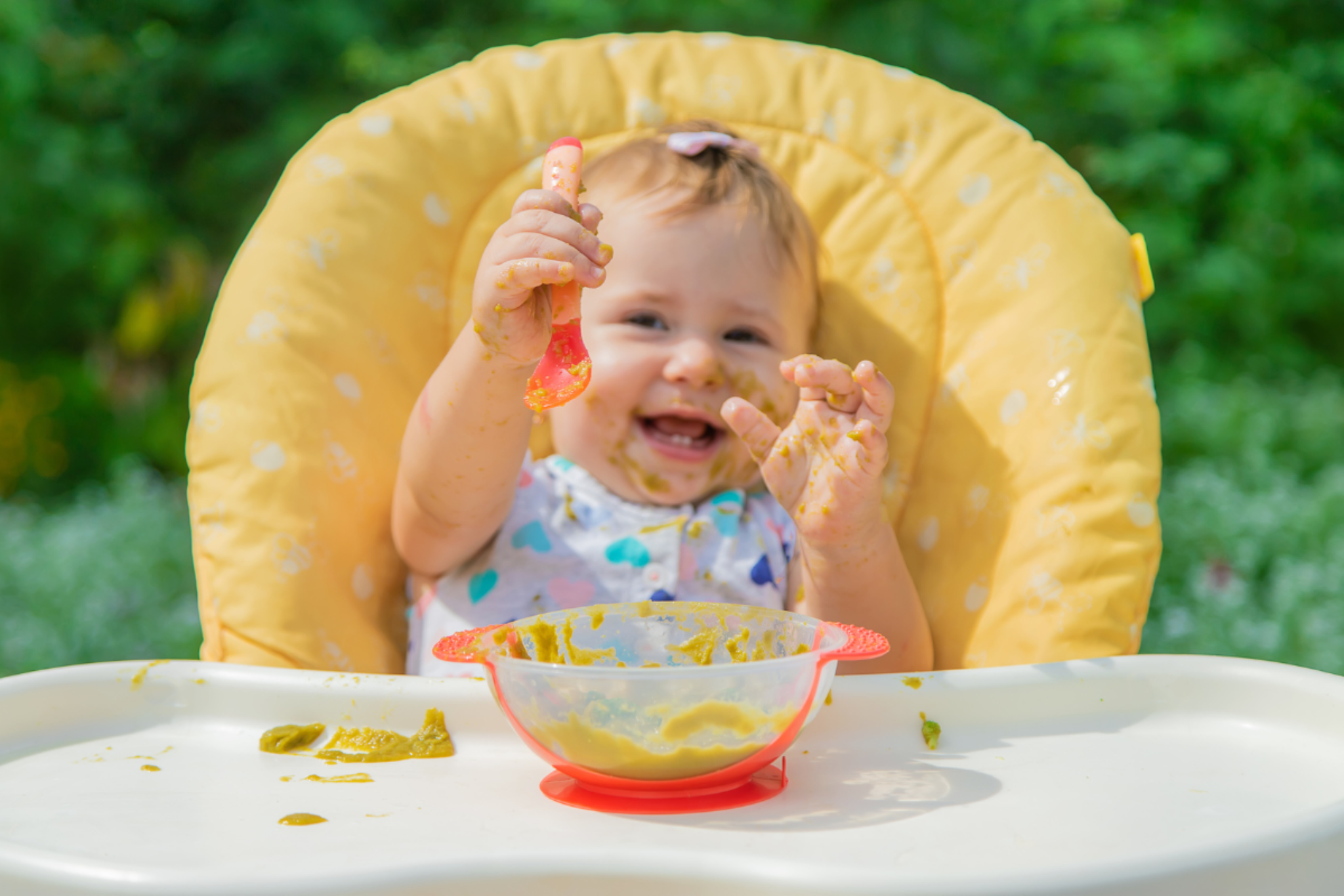 Bebê comendo papinha